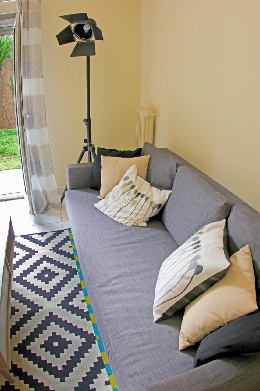 Stylish City Center Garden Apartment Афіни Екстер'єр фото