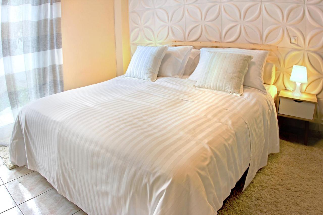 Stylish City Center Garden Apartment Афіни Екстер'єр фото